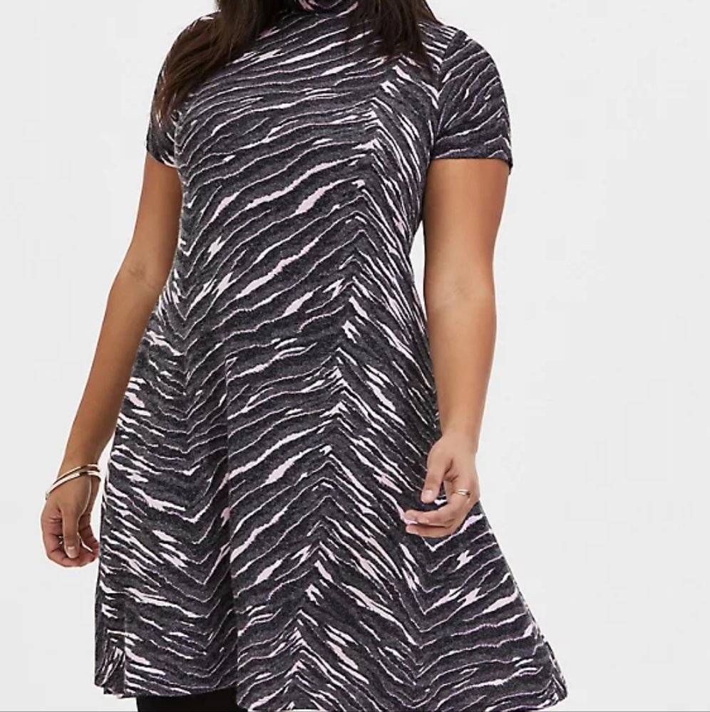 Torrid Dark Gray And Pink Zebra Hacci Mock Neck Trapeze Dress Size 3 3XL XXXL